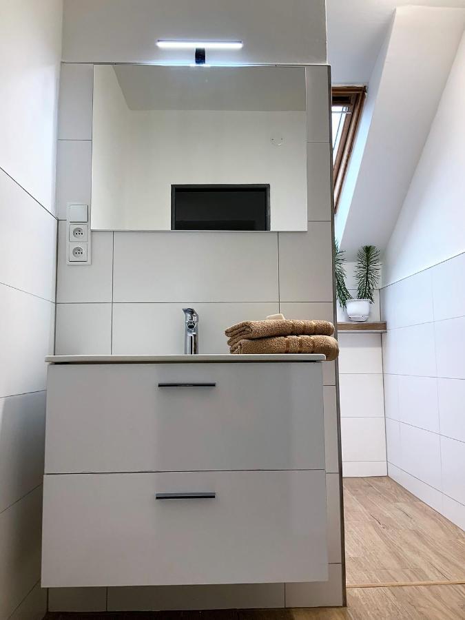 Apartament V Podkrovi *